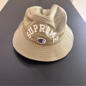 Supreme x Champion crusher bucket hat (ss24)